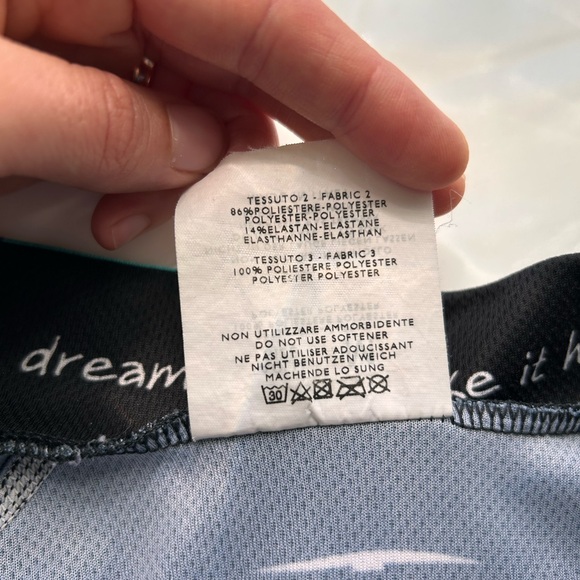 Lululemon specialized cycling wind jacket - Picture 9 of 9